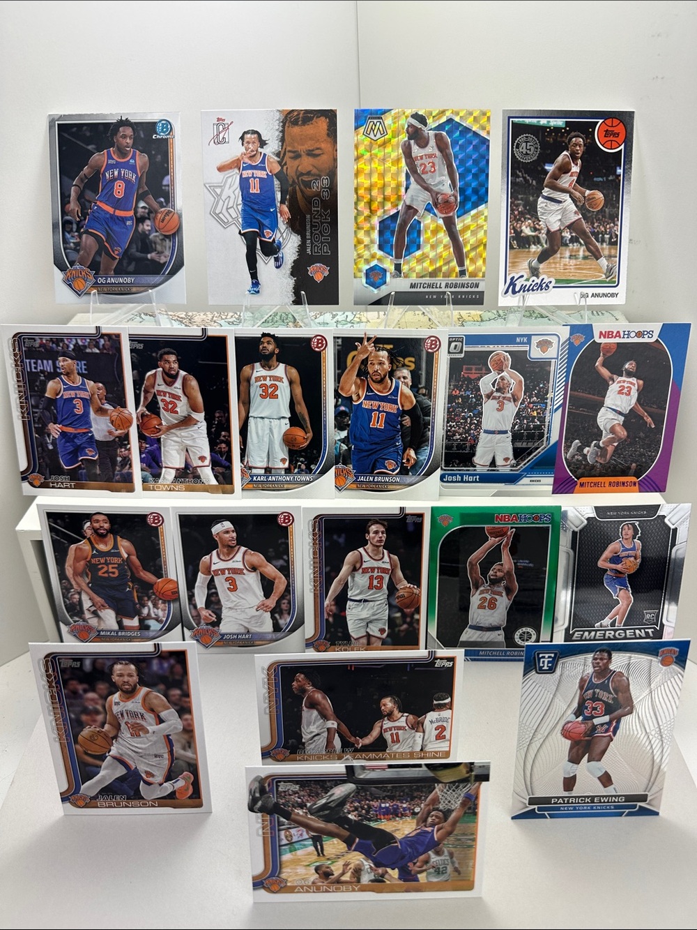 Knicks Jalen Brunson/KAT/Hart/OG Anunoby/Bridges/Robinson w/ Ewing lot of 19